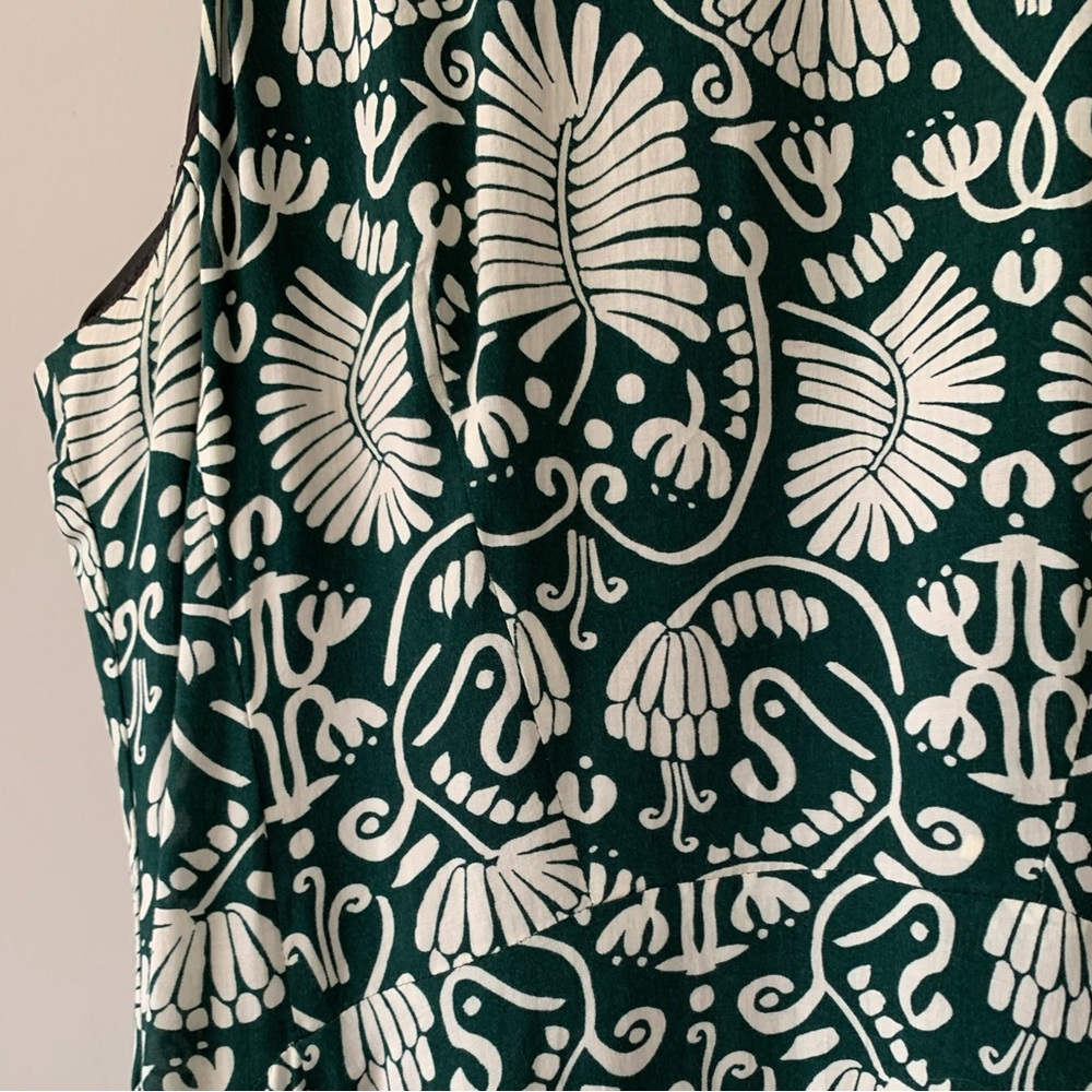 H&M flattering comfortable semi formal dress with built-in lining